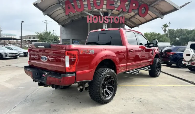 
								2017 Ford F250 Lariat Super Duty Crew Cab full									