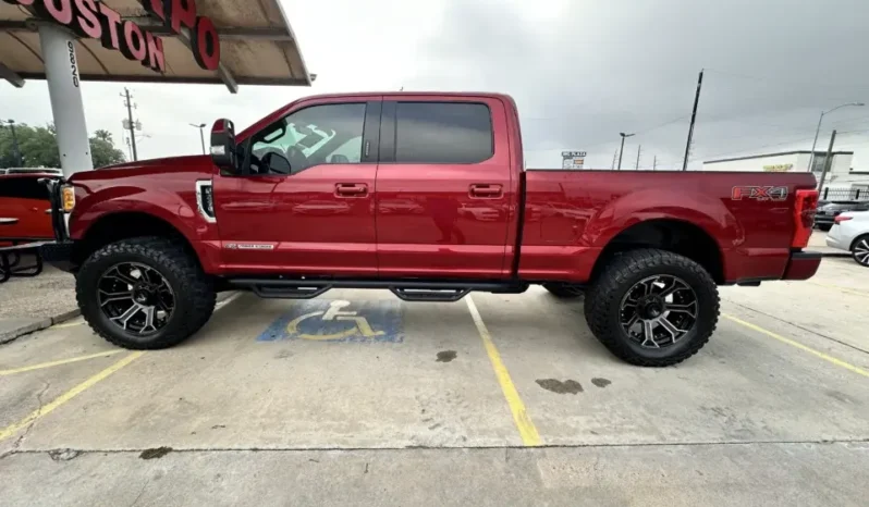 
								2017 Ford F250 Lariat Super Duty Crew Cab full									